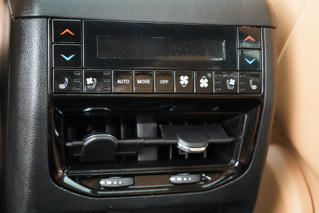 Certified 2025 Jeep Grand Cherokee L Summit AWD/4WD image 22