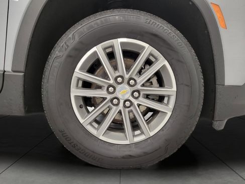 Certified 2023 Chevrolet Traverse LT image 3