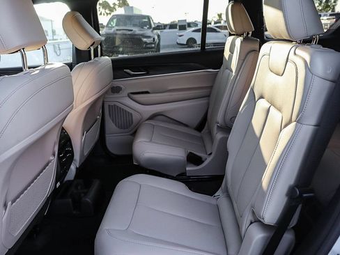 New 2026 Jeep Grand Cherokee L Limited w/ Luxury Tech Group II RWD image 23