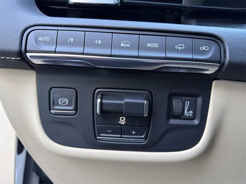 Used 2021 Cadillac Escalade Premium Luxury w/ Driver Assist Tech Package image 37