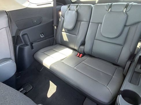 New 2026 Ford Explorer Active w/ Active Comfort Package RWD image 29