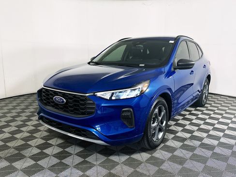 Used 2023 Ford Escape ST-Line w/ Tech Pack #1 FWD image 7