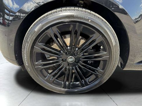 Used 2025 Land Rover Range Rover Long Wheelbase SE AWD/4WD image 61