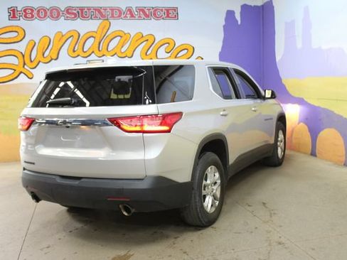 Used 2021 Chevrolet Traverse LS FWD image 8