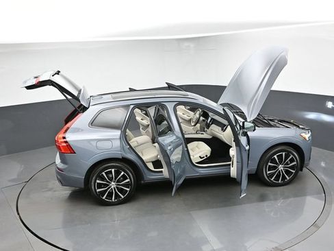 Used 2023 Volvo XC60 B5 Plus AWD/4WD image 47