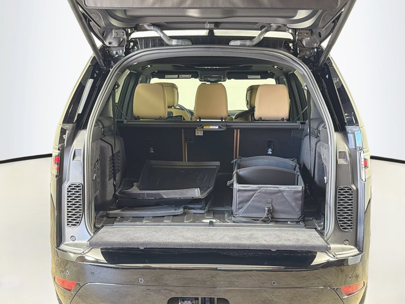 New 2026 Land Rover Discovery Dynamic SE AWD/4WD image 28