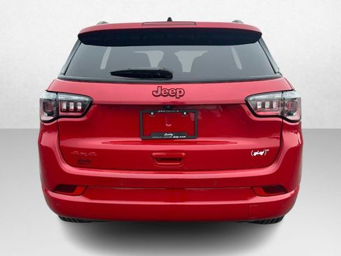 Used 2023 Jeep Compass Limited image 4