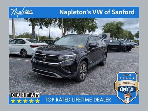 Used 2022 Volkswagen Taos SE w/ Panoramic Sunroof Package FWD image 1