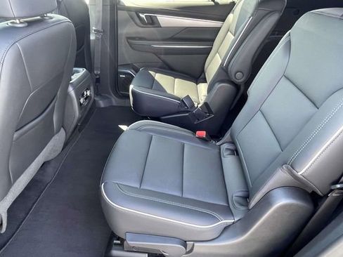 Certified 2025 Buick Enclave Preferred AWD/4WD image 11