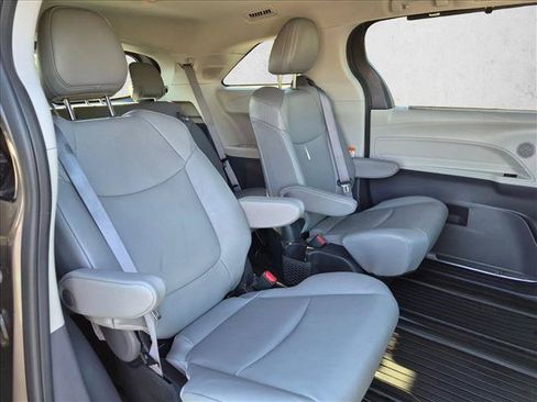 Certified 2023 Toyota Sienna XLE w/ XLE Plus Package FWD image 19