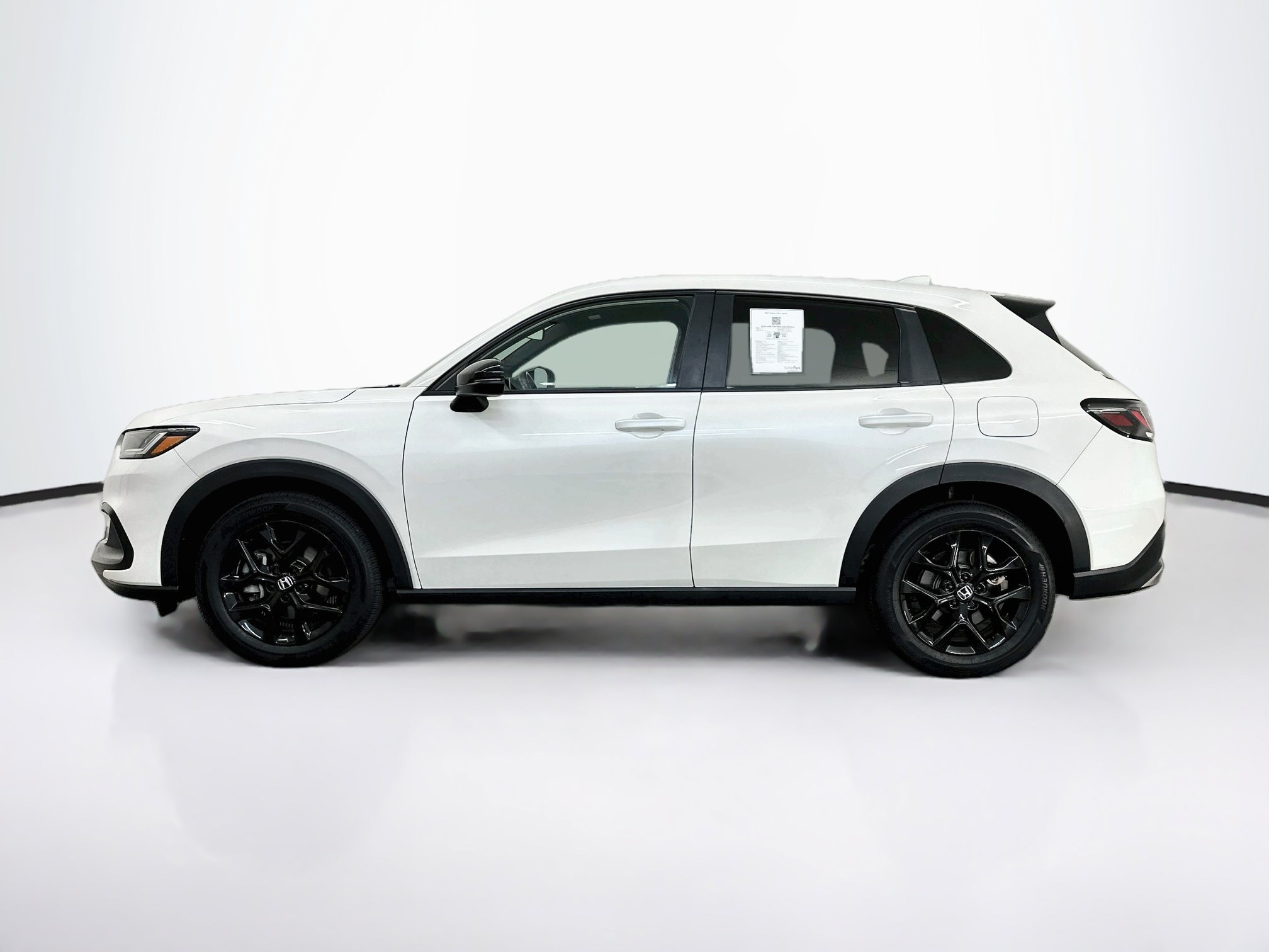 Used 2025 Honda HR-V Sport image 4