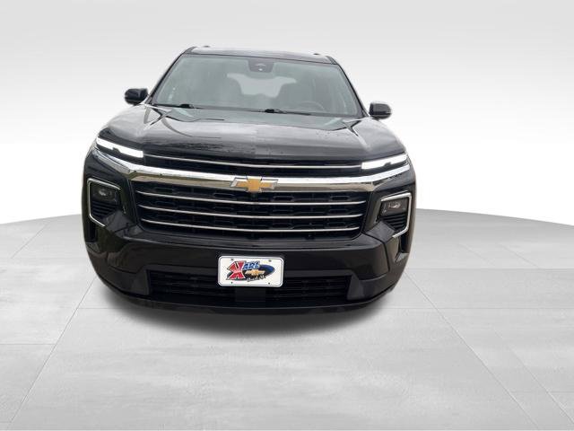 Used 2025 Chevrolet Traverse LT w/ Driver Confidence Package AWD/4WD image 2