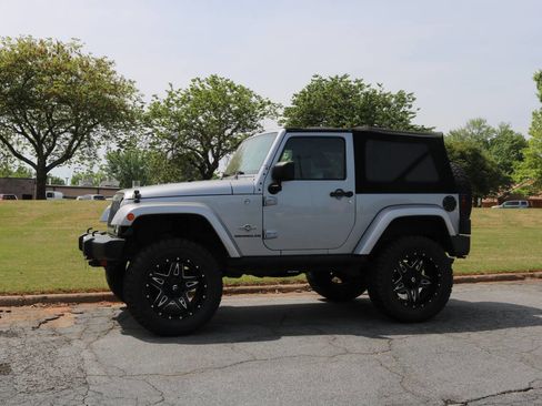 Used 2014 Jeep Wrangler Sport image 7