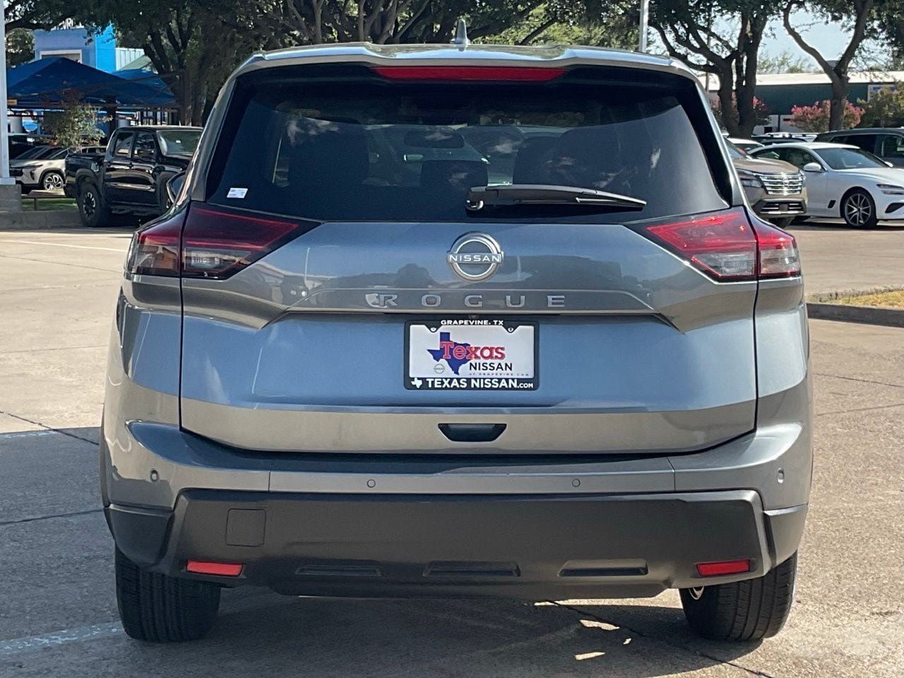 Used 2025 Nissan Rogue SV FWD image 5