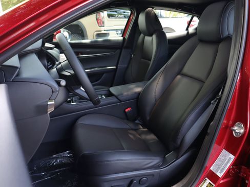 New 2026 MAZDA MAZDA3 2.5 S Hatchback w/ Premium Pkg FWD image 9