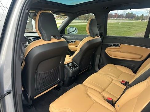 Used 2025 Volvo XC90 B6 Ultra w/ Protection Package image 23