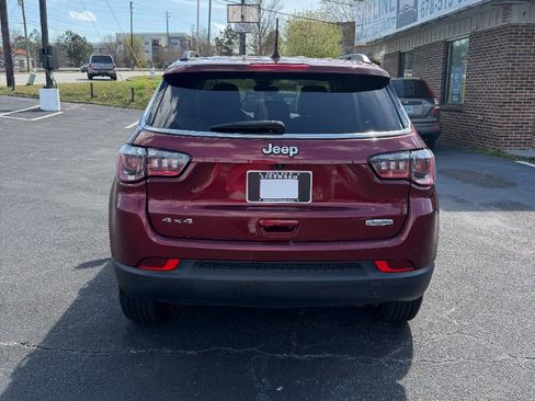 Used 2022 Jeep Compass Latitude AWD/4WD image 6