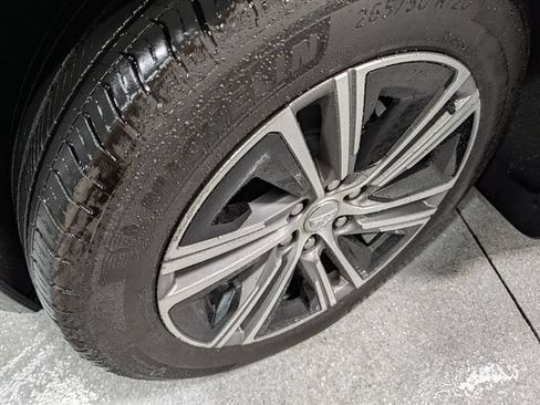 Certified 2024 Cadillac Lyriq Luxury AWD/4WD image 8