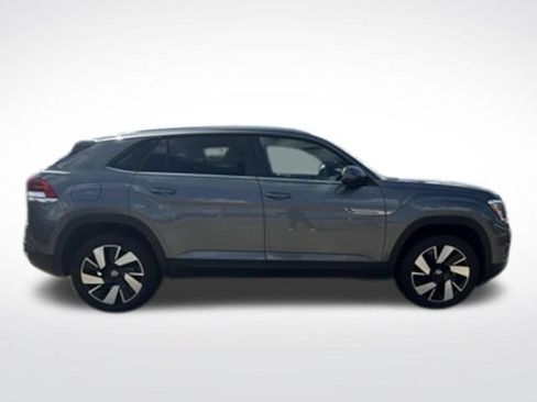 Used 2025 Volkswagen Atlas Cross Sport SE FWD image 10