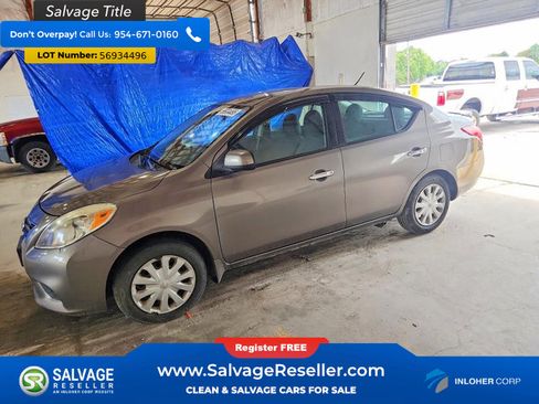 Used 2014 Nissan Versa SV FWD image 1