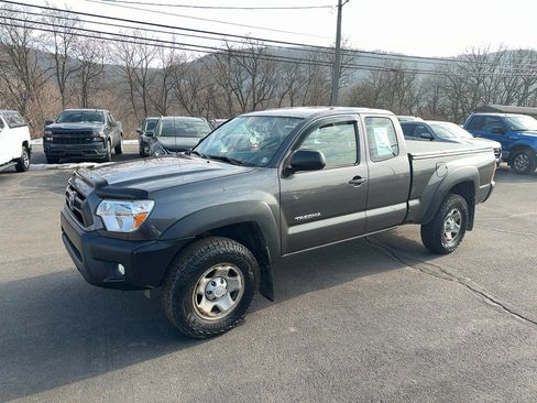 Used 2014 Toyota Tacoma 4x4 Access Cab image 4