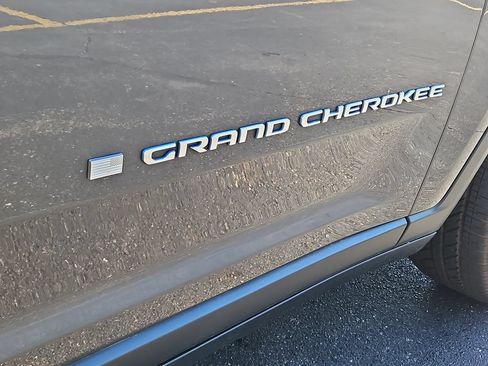 Used 2024 Jeep Grand Cherokee Limited 4xe AWD/4WD image 7