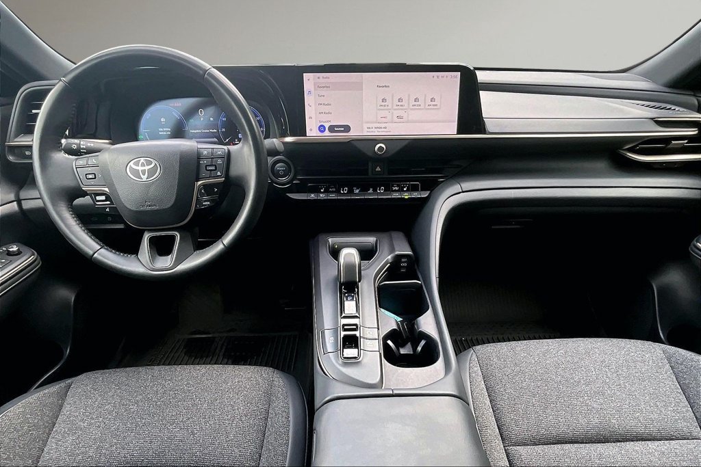 Used 2023 Toyota Crown AWD/4WD image 8