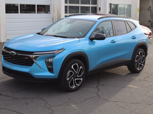 Used 2025 Chevrolet Trax RS w/ Driver Confidence Package image 5