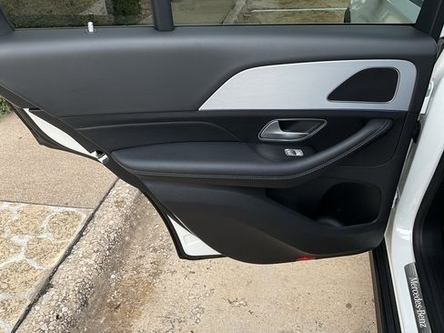 Used 2024 Mercedes-Benz GLE 350 4MATIC image 18