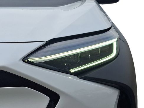 Used 2024 Subaru Solterra Premium image 10