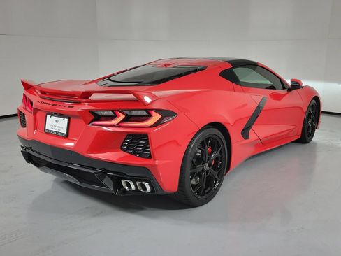 Used 2022 Chevrolet Corvette Stingray Premium Cpe w/ Z51 Performance Package RWD image 3