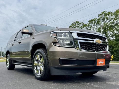 Used 2016 Chevrolet Suburban LT AWD/4WD image 3