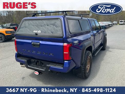 Used 2024 Toyota Tacoma TRD Off-Road image 3