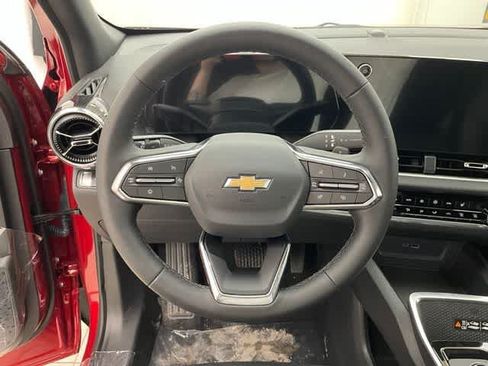 New 2026 Chevrolet Equinox LT w/ Convenience Package II AWD/4WD image 11