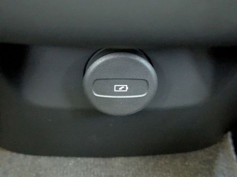 New 2026 Volvo XC60 B5 Core AWD/4WD image 16