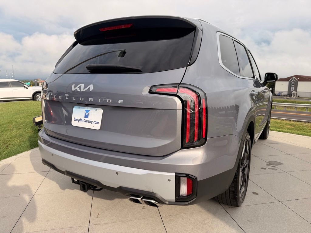 Used 2024 Kia Telluride EX w/ EX Captain's Chair Package FWD image 39