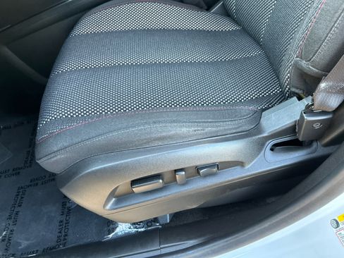 Used 2017 Chevrolet Equinox LT w/ Convenience Package image 11