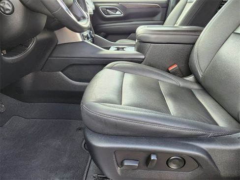 Used 2022 Chevrolet Tahoe LT w/ Luxury Package image 9