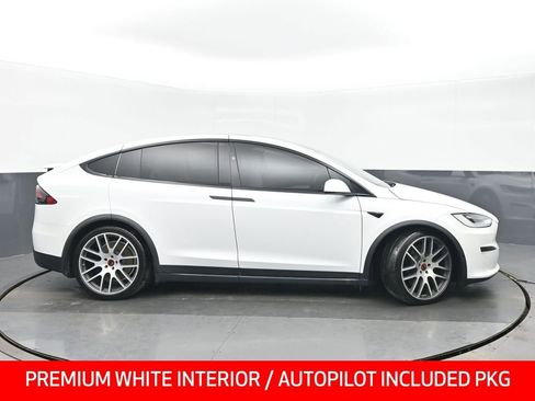 Used 2022 Tesla Model X Plaid AWD/4WD image 2