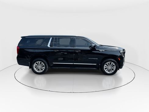 Used 2024 GMC Yukon XL SLT w/ SLT Luxury Package RWD image 9