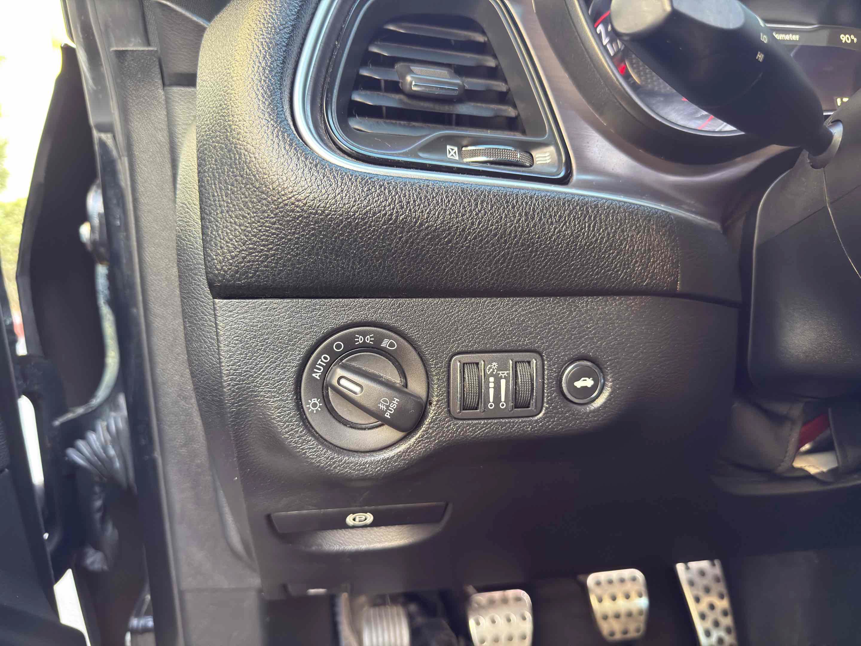 Used 2018 Dodge Challenger R/T RWD image 31