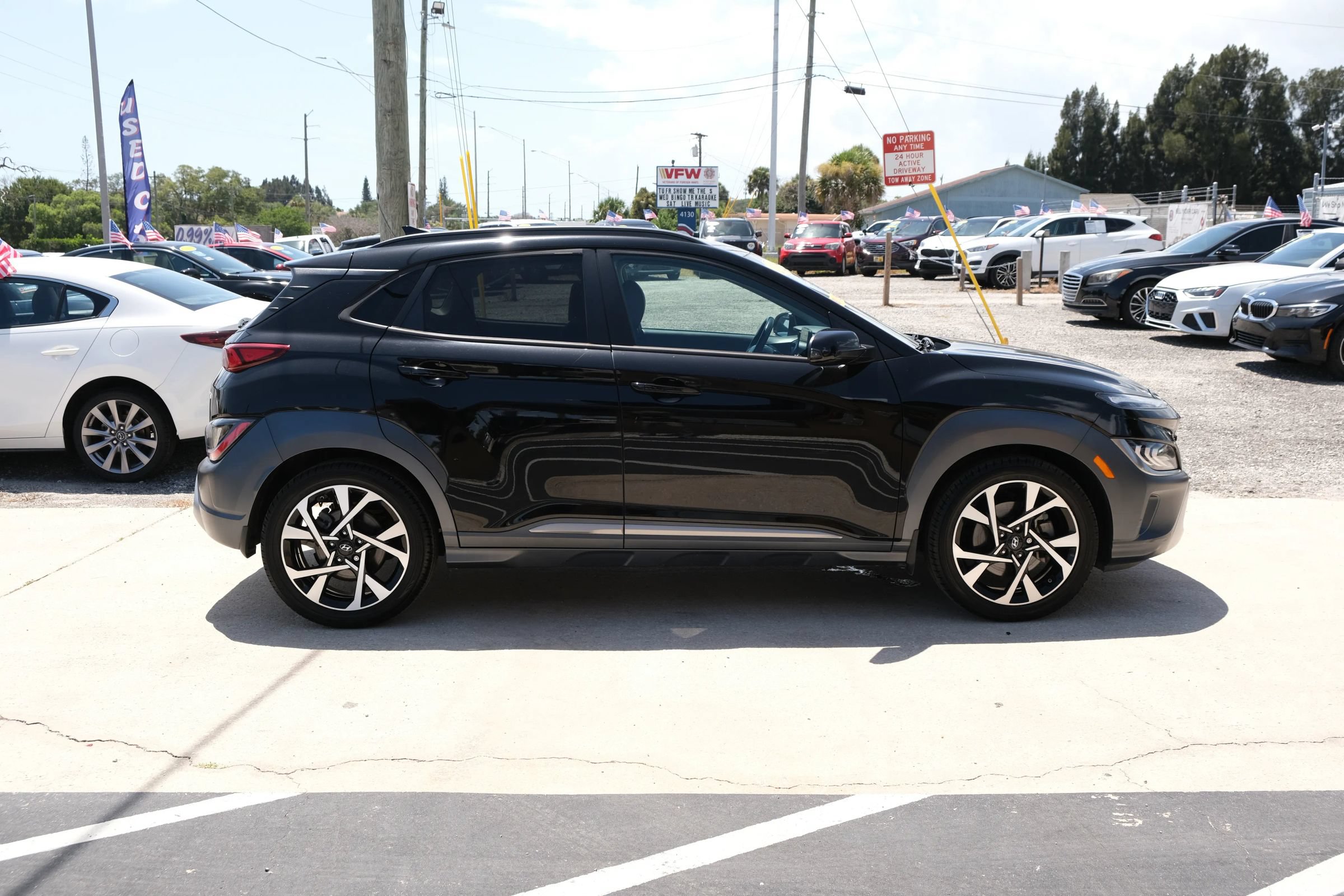 Used 2022 Hyundai Kona Limited FWD image 4