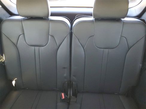 Used 2022 Kia Sorento S w/ Panoramic Sunroof Package image 24