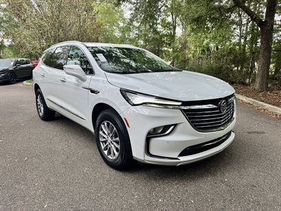 Used 2022 Buick Enclave Essence w/ Trailering Package, 5000 lbs.