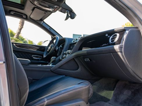 Used 2021 Bentley Bentayga Speed image 2