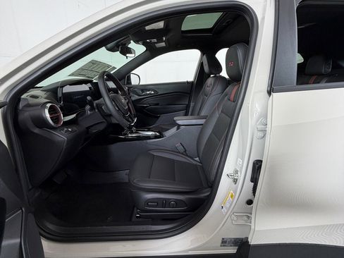 New 2026 Chevrolet Trax RS w/ Sunroof Package image 9
