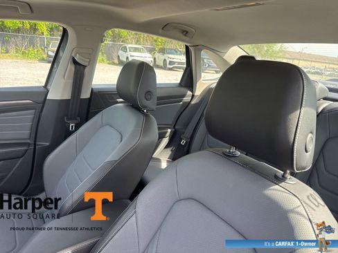 Used 2025 Volkswagen Jetta SEL image 12