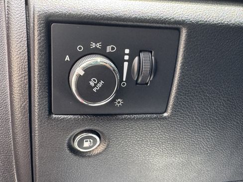 Used 2022 Jeep Grand Cherokee Laredo X AWD/4WD image 15