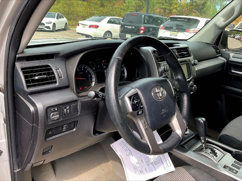 Used 2014 Toyota 4Runner SR5 AWD/4WD image 4