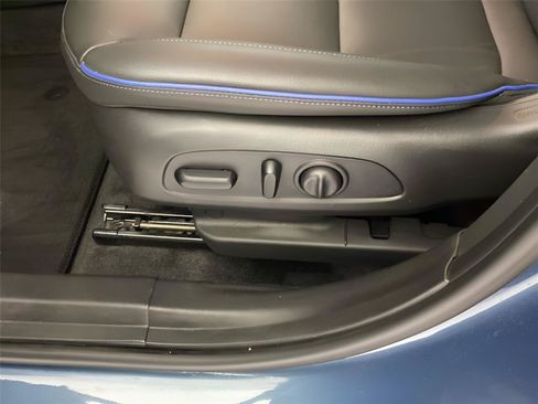 Used 2025 Buick Envista Sport Touring w/ Experience Buick Package FWD image 19
